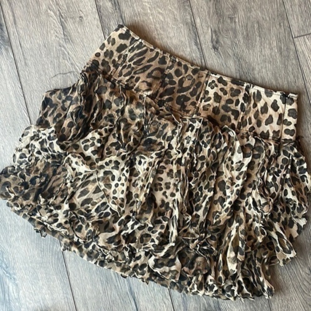 Cache skirt size 10 cheetah print ruffled skirt